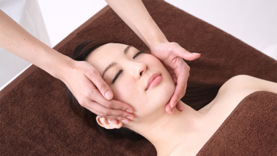 足立区 エンビロン 足立区青井のエンビロン マツエクサロン ジュエルラッシュ